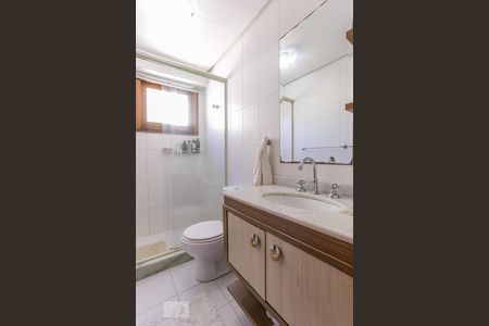 Apartamento à venda com 138m², 2 quartos e 2 vagas Apartamento à venda com 138m², 2 quartos e 2 vagasBanheiro da Suíte