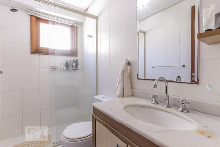 Apartamento à venda com 138m², 2 quartos e 2 vagas Apartamento à venda com 138m², 2 quartos e 2 vagasBanheiro da Suíte