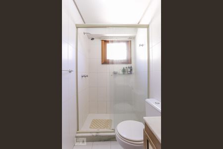 Apartamento à venda com 138m², 2 quartos e 2 vagas Apartamento à venda com 138m², 2 quartos e 2 vagasBanheiro da Suíte