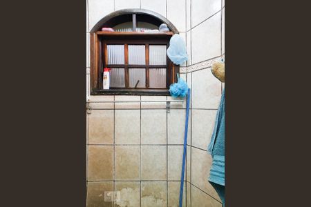 Casa à venda com 120m², 6 quartos e 2 vagasBanheiro