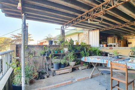 Casa à venda com 120m², 6 quartos e 2 vagasVaranda