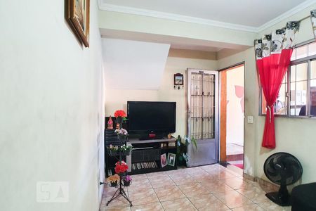 Sala  de casa para alugar com 6 quartos, 120m² em Vila Ré, São Paulo
