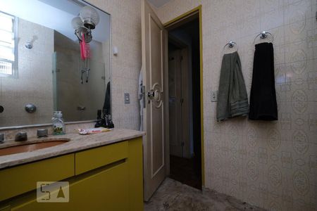 Apartamento à venda com 143m², 4 quartos e 2 vagasBanheiro Social