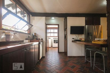 Casa de condomínio à venda com 450m², 4 quartos e 3 vagas Casa de condomínio à venda com 450m², 4 quartos e 3 vagasCozinha