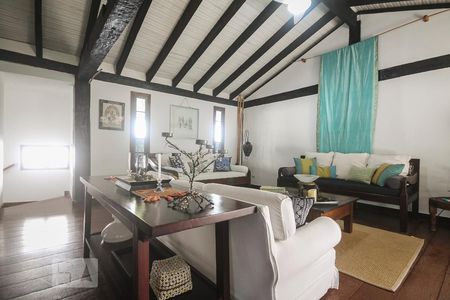 Sala de casa de condomínio à venda com 4 quartos, 450m² em Joá, Rio de Janeiro