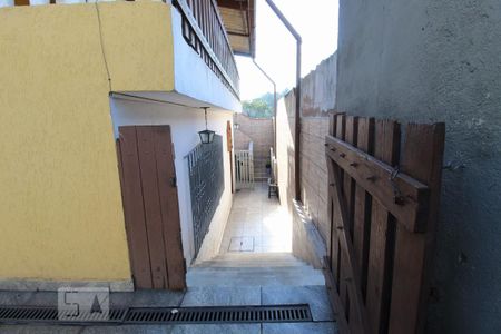 Casa à venda com 165m², 3 quartos e 3 vagasAcesso casa inferior