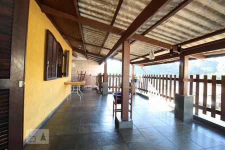 Casa à venda com 165m², 3 quartos e 3 vagasVaranda