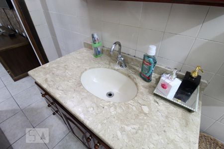 Casa à venda com 165m², 3 quartos e 3 vagasBanheiro social