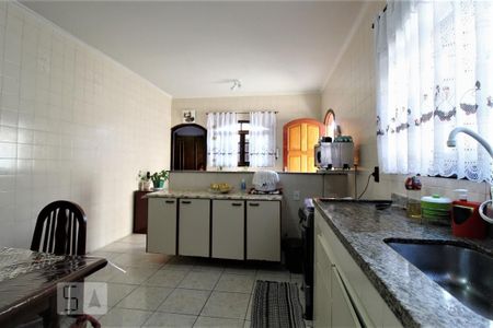 Casa à venda com 165m², 3 quartos e 3 vagasCozinha