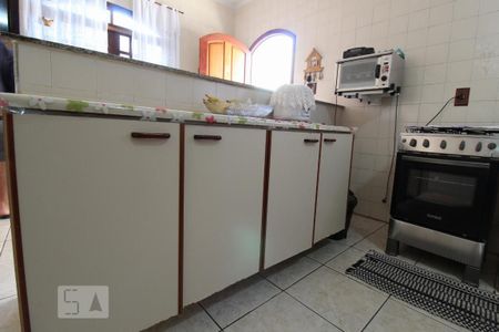 Casa à venda com 165m², 3 quartos e 3 vagasCozinha