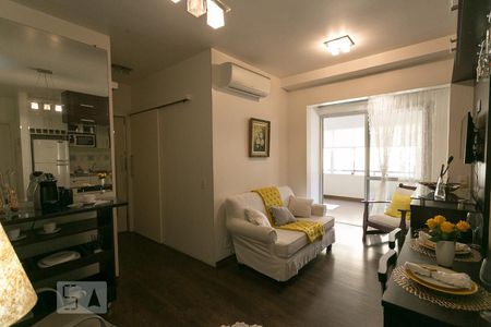 Sala de Apartamento com 2 quartos, 78m² Bela Vista