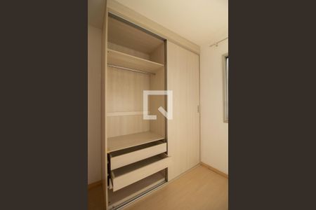Quarto 1 - Armários de apartamento para alugar com 2 quartos, 45m² em Vila Cruz das Almas, São Paulo