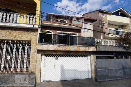 Casa à venda com 170m², 4 quartos e 2 vagasFachada