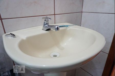 Casa à venda com 170m², 4 quartos e 2 vagasCasa 1 - Banheiro