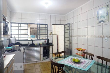 Casa à venda com 170m², 4 quartos e 2 vagasCasa 1 - Cozinha