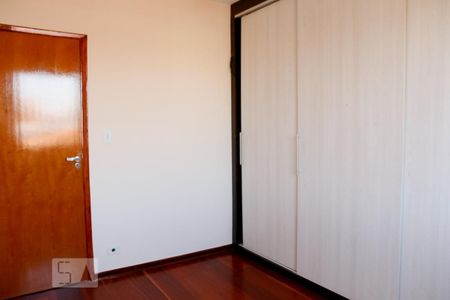 Quarto 1 de casa para alugar com 3 quartos, 107m² em Jardim Cidália, São Paulo