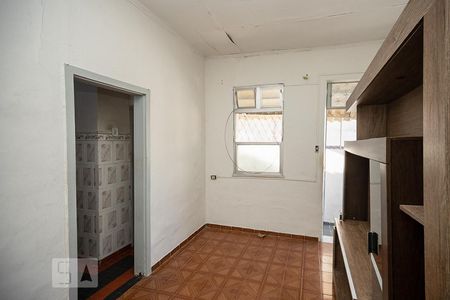 Sala de casa para alugar com 1 quarto, 39m² em Pilares, Rio de Janeiro