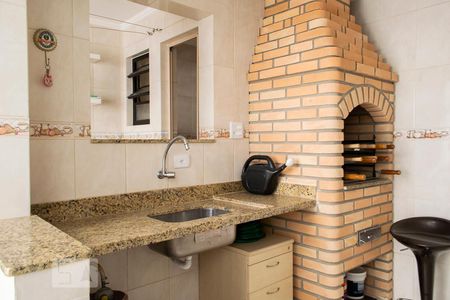 Casa à venda com 115m², 2 quartos e 2 vagasQUINTAL FUNDOS