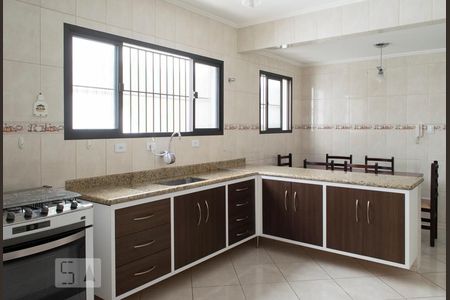 Casa à venda com 115m², 2 quartos e 2 vagasCOZINHA