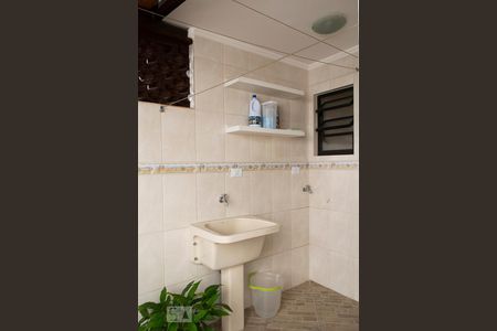 Casa à venda com 115m², 2 quartos e 2 vagasQUINTAL FUNDOS