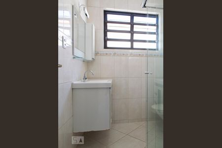 Casa à venda com 115m², 2 quartos e 2 vagasBANHEIRO