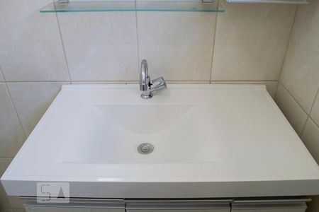 Casa à venda com 115m², 2 quartos e 2 vagasBANHEIRO