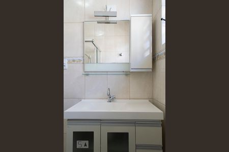 Casa à venda com 115m², 2 quartos e 2 vagasBANHEIRO