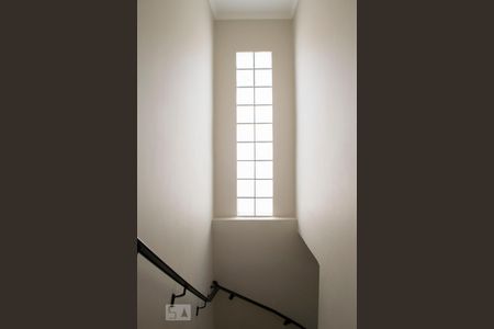 Casa à venda com 115m², 2 quartos e 2 vagasHALL ESCADAS