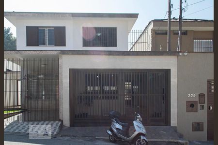 Casa à venda com 115m², 2 quartos e 2 vagasFACHADA
