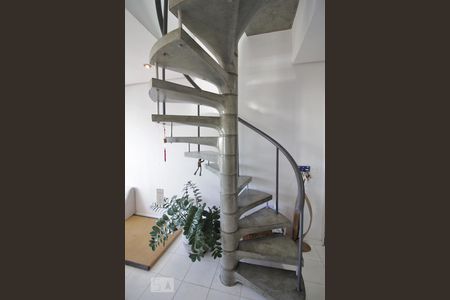 Apartamento à venda com 120m², 2 quartos e 2 vagasEscadas