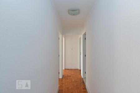 Apartamento à venda com 115m², 3 quartos e 1 vaga Apartamento à venda com 115m², 3 quartos e 1 vagaCorredor interno