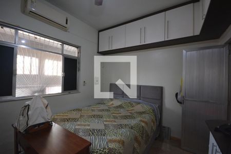 Casa à venda com 300m², 4 quartos e 2 vagasQuarto 2 Suíte