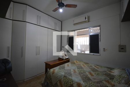 Casa à venda com 300m², 4 quartos e 2 vagasQuarto 2 Suíte
