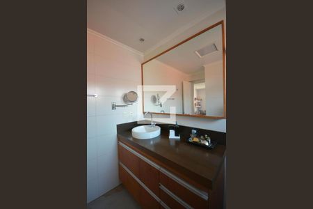 Casa à venda com 300m², 4 quartos e 2 vagasBanheiro da Suíte 3