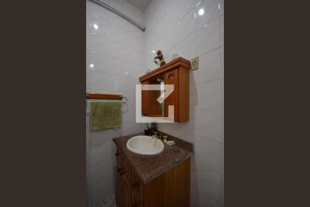 Casa à venda com 300m², 4 quartos e 2 vagasBanheiro Social