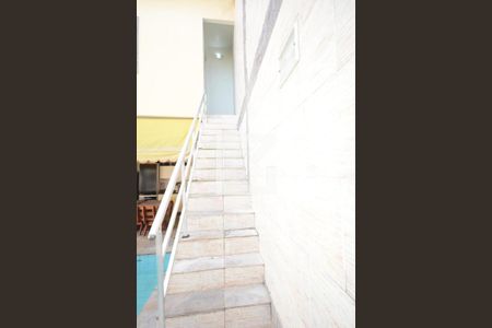 Casa à venda com 300m², 4 quartos e 2 vagasEscada