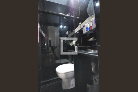 Casa à venda com 300m², 4 quartos e 2 vagasBanheiro da Suíte 2