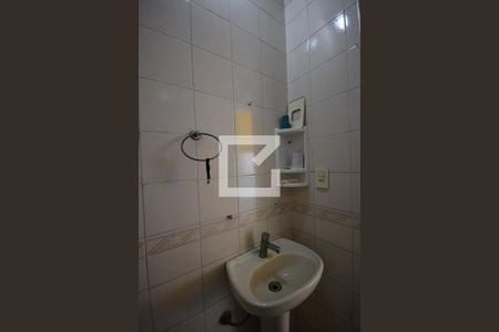 Casa à venda com 300m², 4 quartos e 2 vagasBanheiro de Serviço