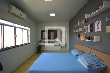 Casa à venda com 300m², 4 quartos e 2 vagasQuarto 4  - Suíte