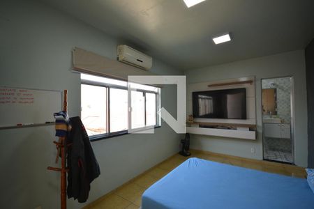 Casa à venda com 300m², 4 quartos e 2 vagasQuarto 4  - Suíte