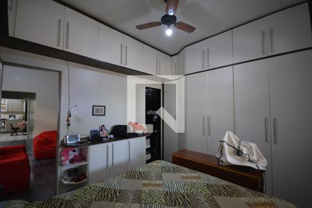 Casa à venda com 300m², 4 quartos e 2 vagasQuarto 2 Suíte