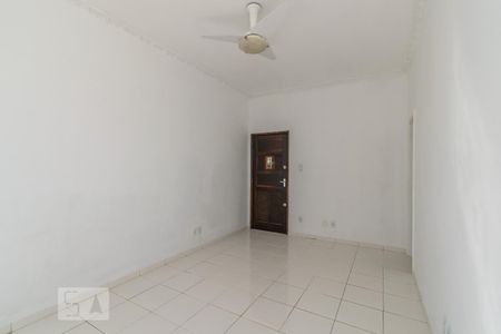 Sala de apartamento para alugar com 1 quarto, 43m² em Ramos, Rio de Janeiro