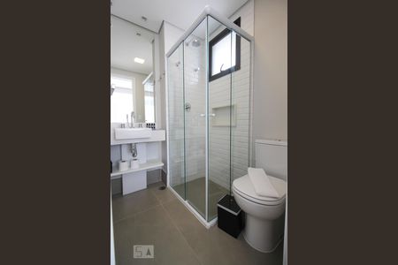 Banheiro  de kitnet/studio para alugar com 1 quarto, 25m² em Vila Nova Conceição, São Paulo