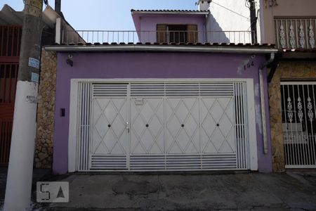 Casa à venda com 96m², 3 quartos e 2 vagas Casa à venda com 96m², 3 quartos e 2 vagasFachada