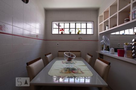 Casa à venda com 96m², 3 quartos e 2 vagas Casa à venda com 96m², 3 quartos e 2 vagasCozinha