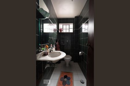 Banheiro de casa à venda com 3 quartos, 96m² em Parque Peruche, São Paulo