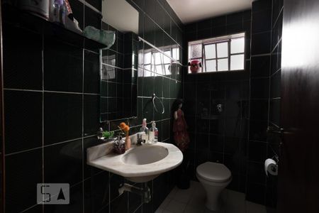 Banheiro de casa à venda com 3 quartos, 96m² em Parque Peruche, São Paulo
