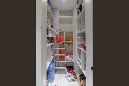 Apartamento à venda com 179m², 4 quartos e 1 vagaDespensa