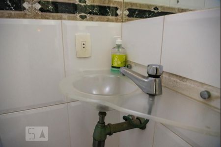 Lavabo de apartamento à venda com 3 quartos, 160m² em Copacabana, Rio de Janeiro