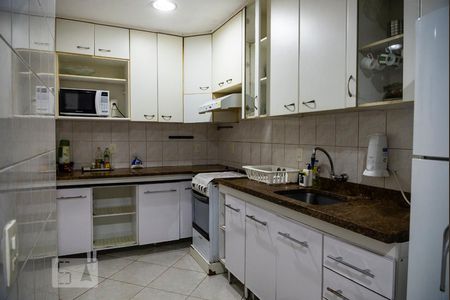Cozinha de apartamento à venda com 3 quartos, 160m² em Copacabana, Rio de Janeiro